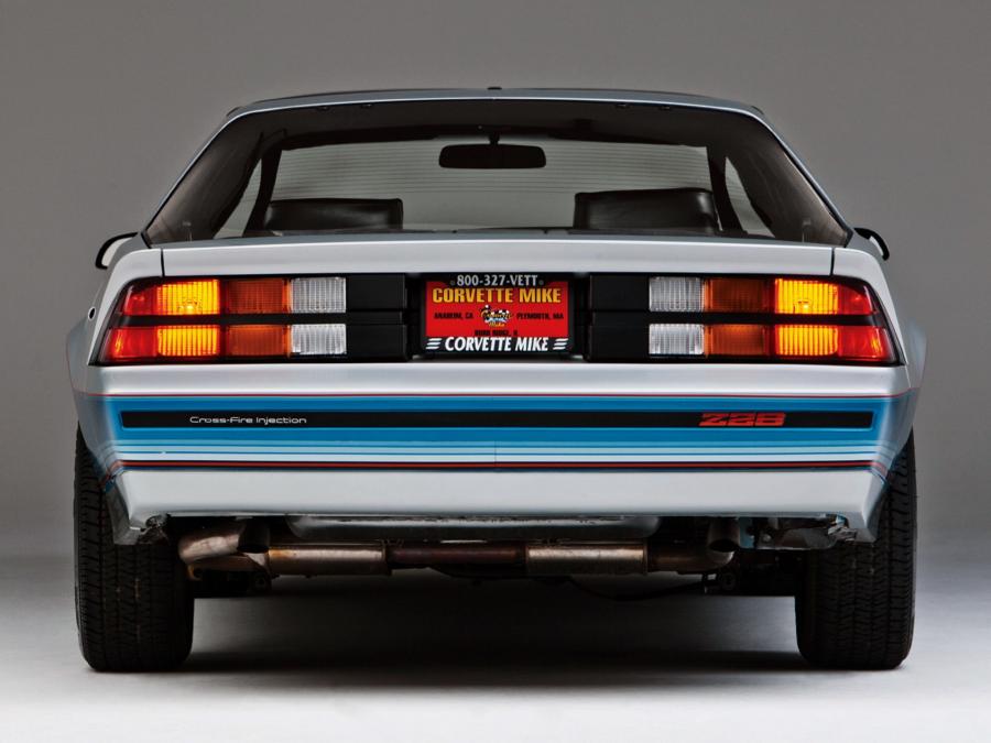  Chevrolet Camaro Z28 T-Top 1982 года  (фото 12 из 12)